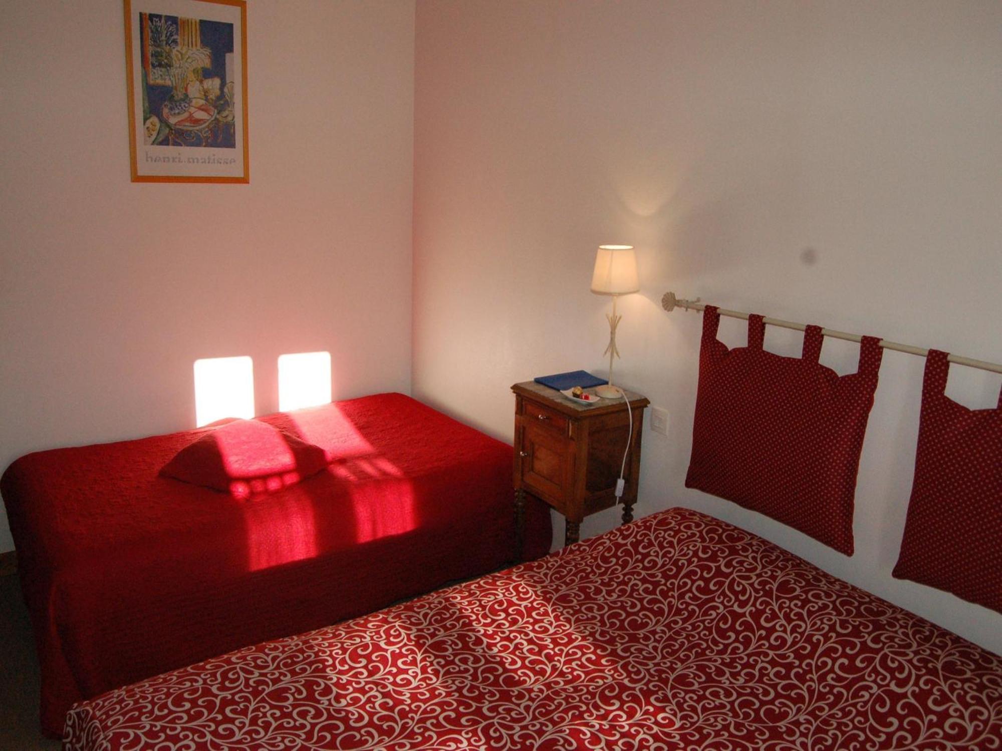 Hôtel du Donjon Aulnay  Kamer foto