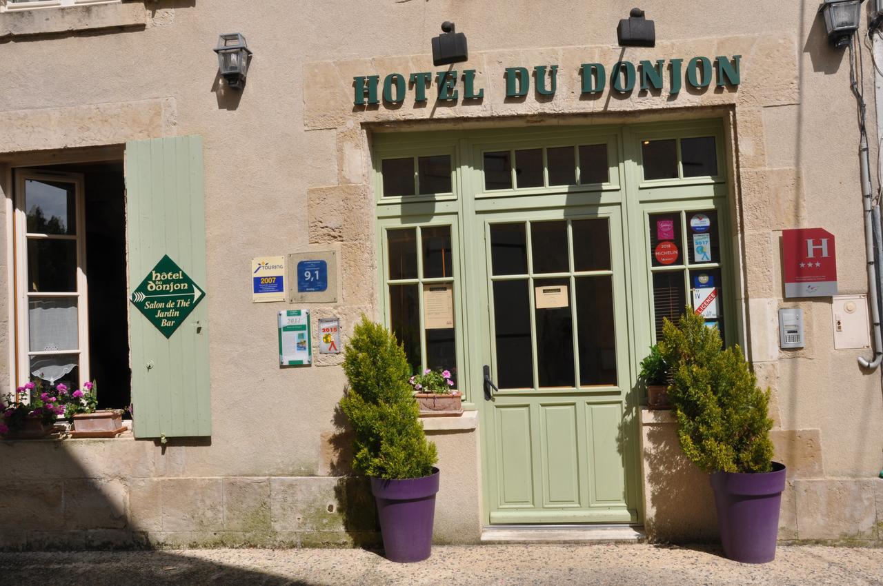 Hôtel du Donjon Aulnay  Buitenkant foto
