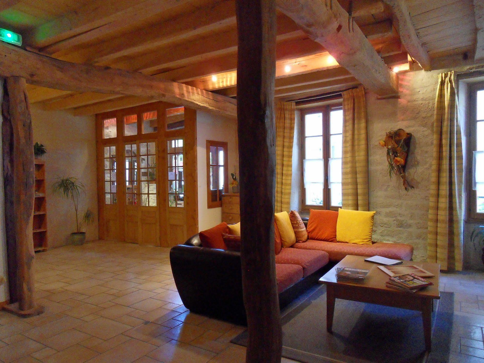 Hôtel du Donjon Aulnay  Buitenkant foto